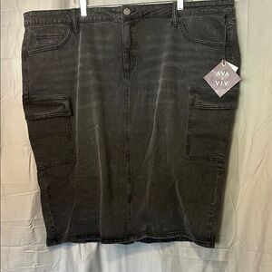 NWT Ava & Viv Size 24R Black Denim Midi Skirt